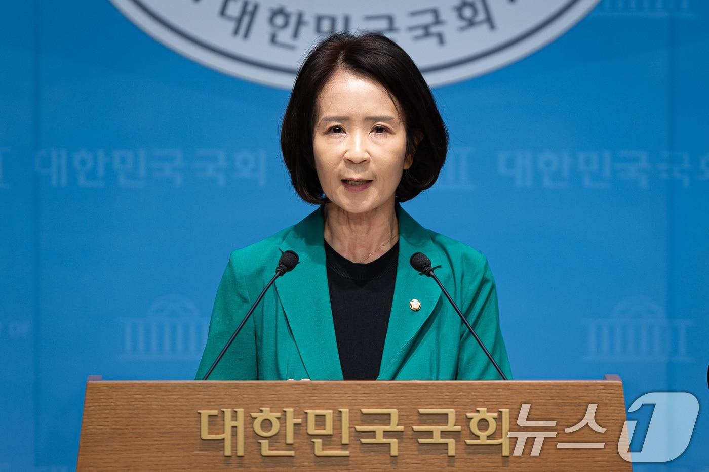 최수진 국민의힘 원내수석대변인이 19일 서울 여의도 국회 소통관에서 논평하고 있다. 2025.9.19/뉴스1 ⓒ News1 유승관 기자