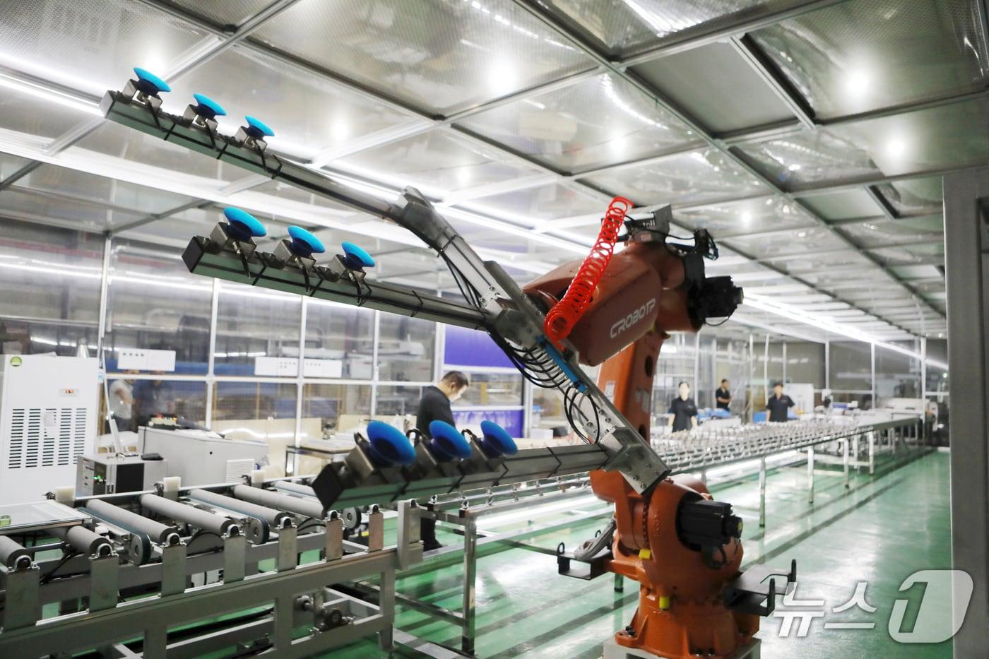 코리아오티케이하이테크가 군산 국가산업단지에 내장형 블라인드 유리생산공장을 준공했다.(회사 제공. 재판매 및 DB금지)