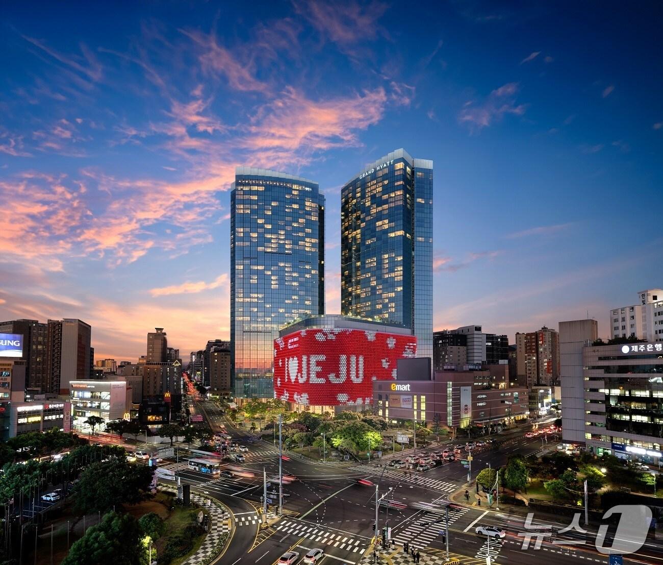 본문 이미지 - 제주 드림타워 복합리조트 전경&#40;롯데관광개발 제공&#41;