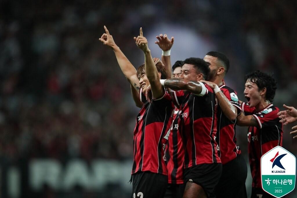 본문 이미지 - FC서울이 안방에서 광주FC와 중요한 일전을 치른다. 무조건 이겨야하는 경기다. &#40;한국프로축구연맹 제공&#41;