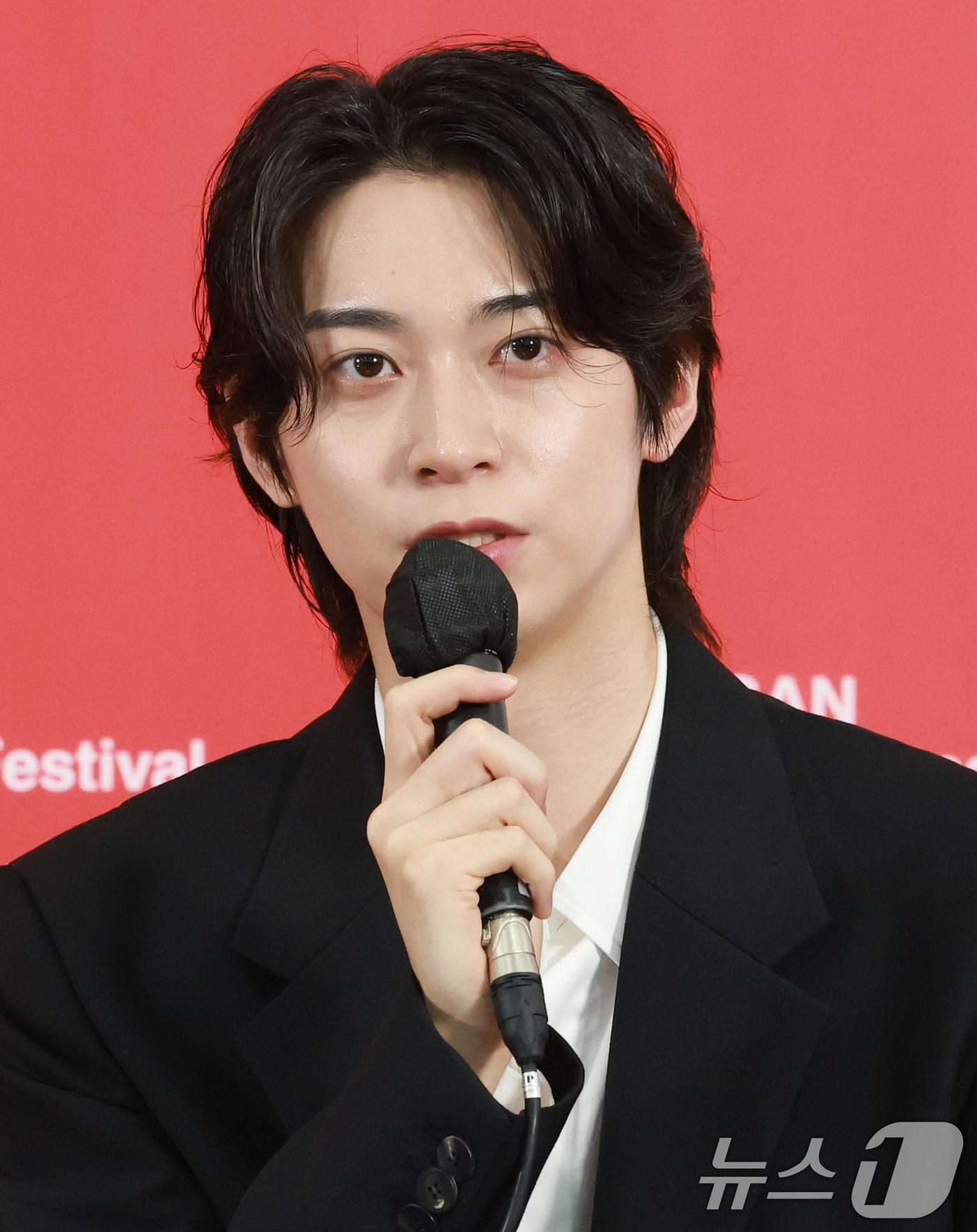 본문 이미지 - 배우 한기찬이 19일 오후 부산광역시 해운대구 영화의전당에서 열린 '제30회 부산국제영화제(BIFF)' '결혼 피로연' 기자간담회에 참석해 취재진 질문에 답하고 있다. 2025.9.19/뉴스1 ⓒ News1 권현진 기자