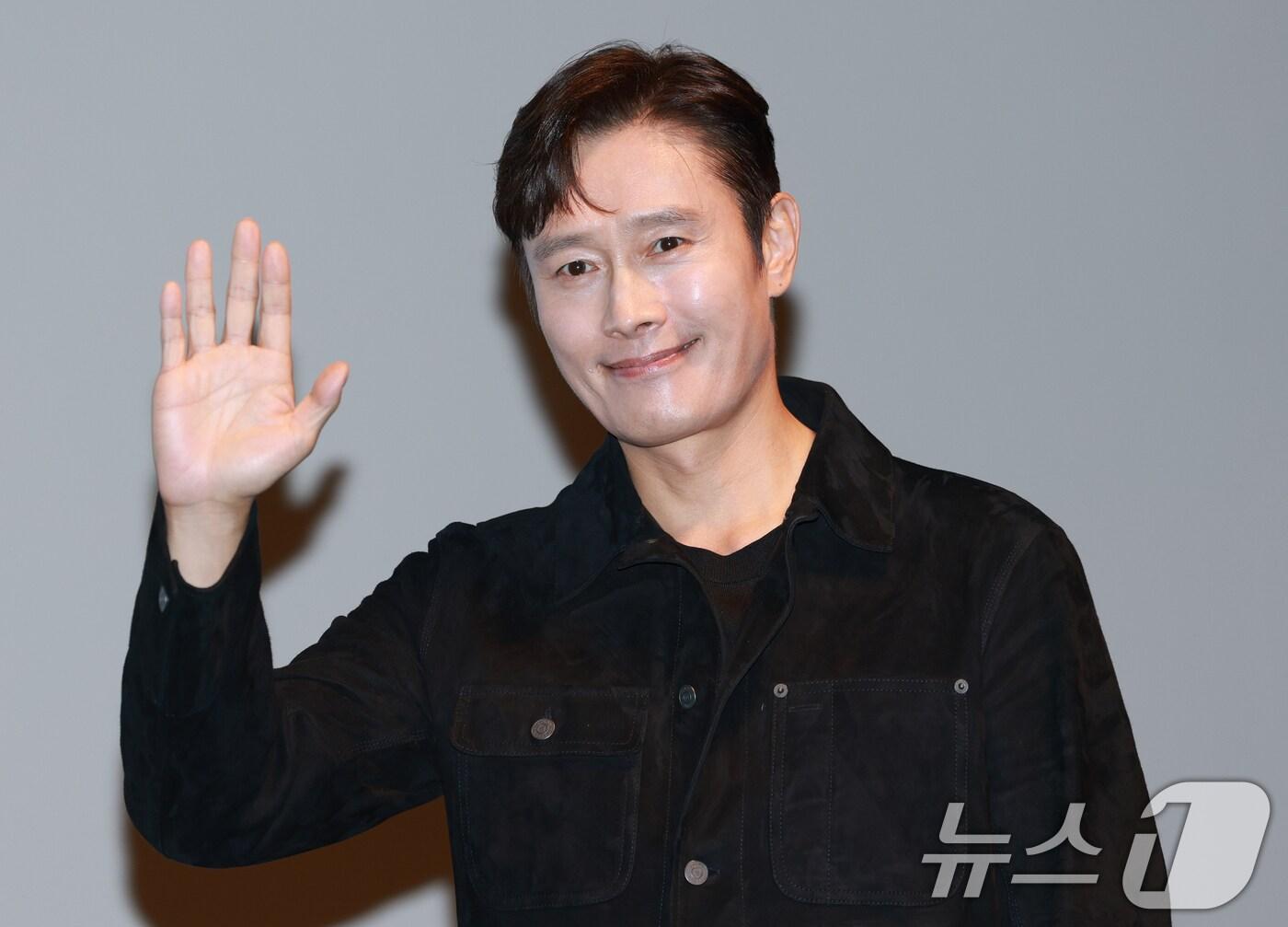 본문 이미지 - 배우 이병헌이 19일 오후 부산 해운대구 동서대학교 소향씨어터 신한카드홀에서 열린 제30회 부산국제영화제&#40;BIFF&#41; 액터스 하우스 행사에 참석해 포즈를 취하고 있다. 2025.9.19/뉴스1 ⓒ News1 권현진 기자