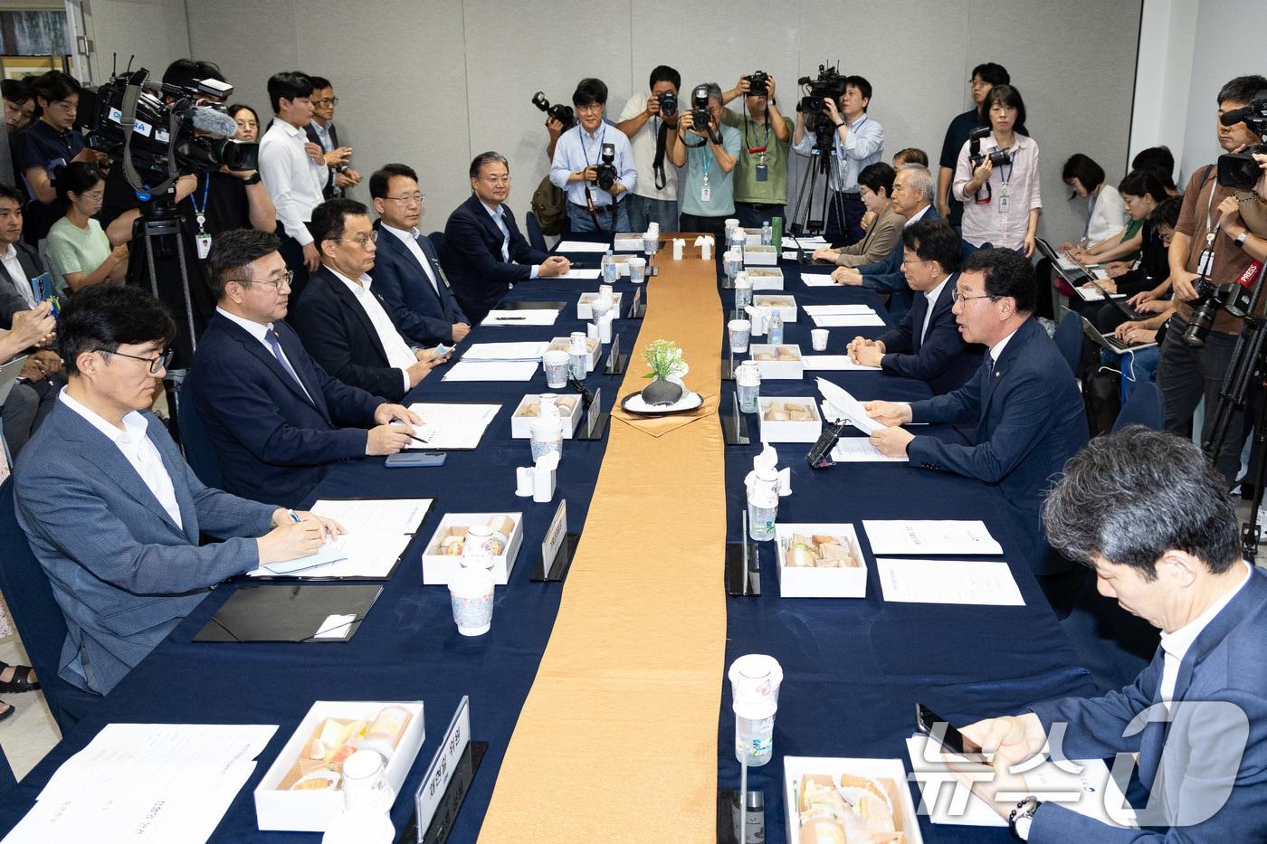 신정훈 국회 행정안전위원장이 2일 서울 여의도 국회에서 열린 행안위 당정협의에서 모두 발언을 하고 있다. 2025.9.2/뉴스1 ⓒ News1 유승관 기자