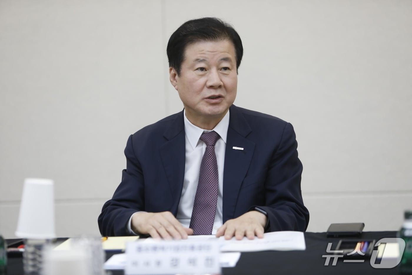 강석진 중진공 이사장이 1일 찾아가는 중진공 제주도 현장 간담회에서 발언하고 있다. &#40;중진공 제공&#41;