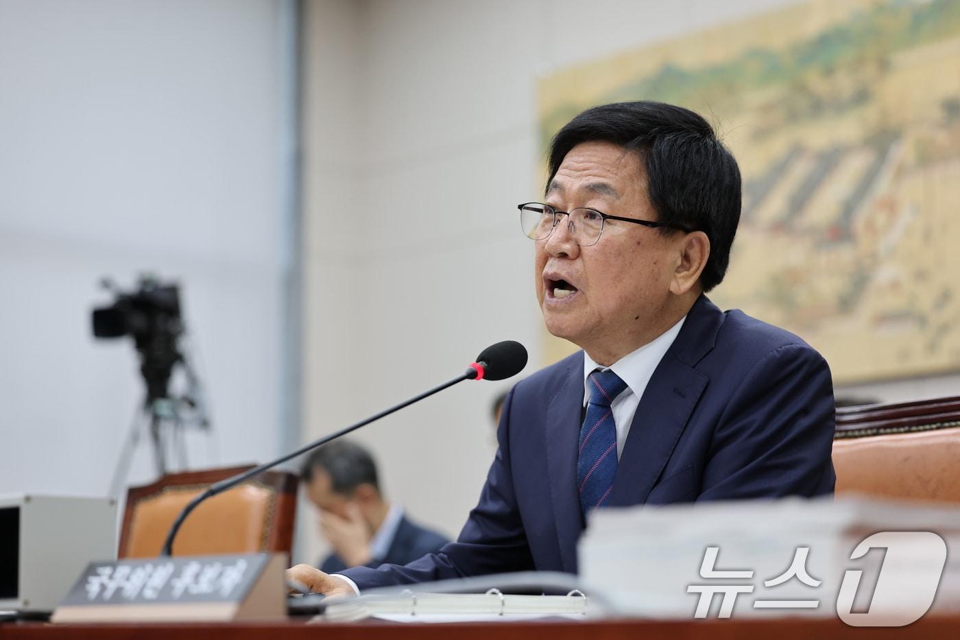 최교진 사회부총리 겸 교육부 장관 후보자가 2일 서울 여의도 국회 교육위원회에서 열린 인사청문회에서 답변을 하고 있다. 2025.9.2/뉴스1 ⓒ News1 이승배 기자