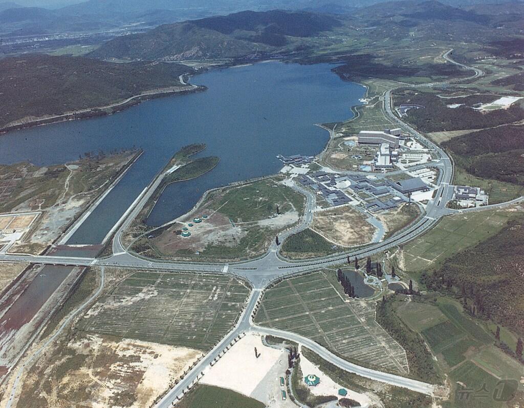 본문 이미지 - 경북문화관광공사가 경주 보문관광단지 50주년을 맞아 '그때 그 보문, 그 시절 경주'를 주제로 추억 수기 공모전을 연다.(경북관광공사 제공, 재판매 및 DB 금지)/뉴스1 