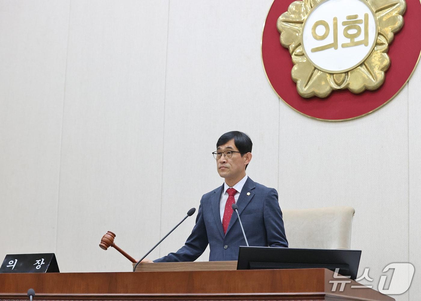 본문 이미지 - 조용기 강원 원주시의회 의장이 지난 1일 시의회 본회의장에서 제259회 시의회 임시회를 운영하는 모습. &#40;원주시의회 제공. 재판매 및 DB금지&#41; 2025.9.1/뉴스1