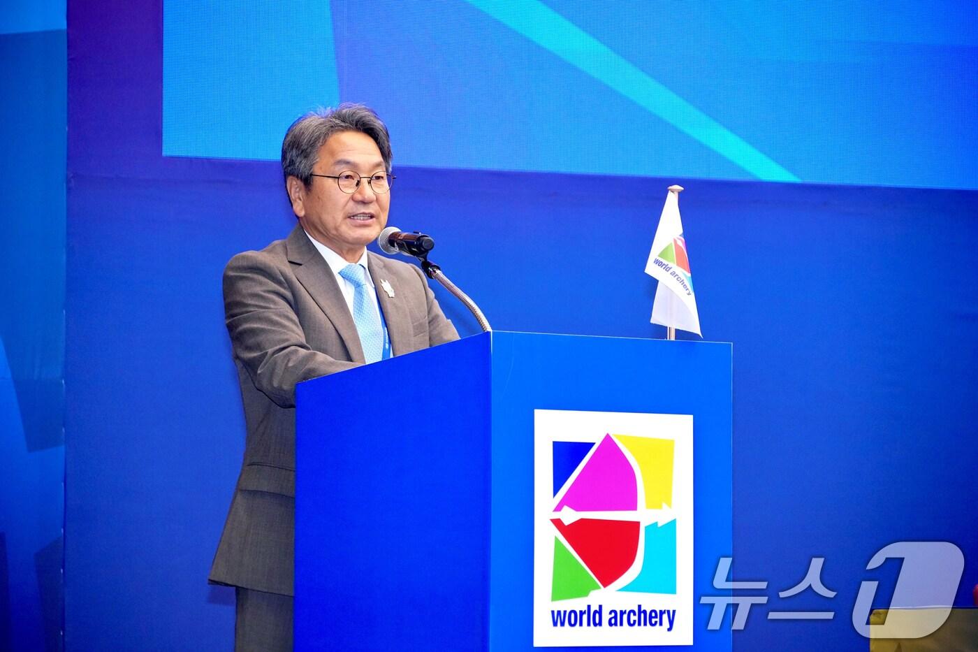 강기정 광주시장이 2일 김대중컨벤션센터에서 열린 세계양궁연맹 총회 본회의에 참석해 환영사를 하고 있다.&#40;광주시 제공. 재판매 및 DB금지&#41; 2025.9.2/뉴스1