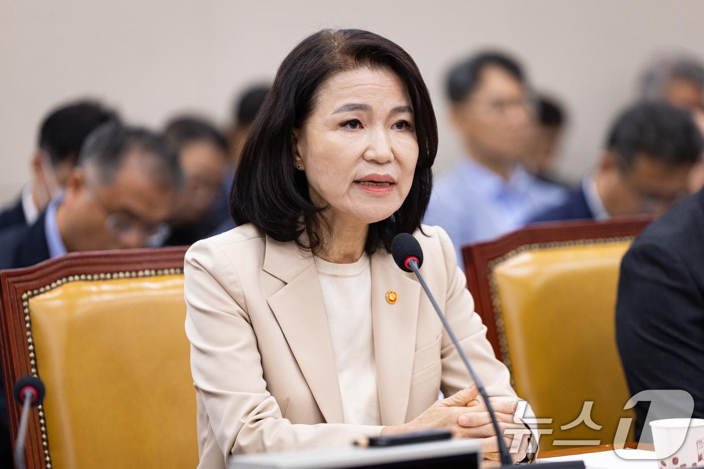 이진숙 방송통신위원장이 2일 서울 여의도 국회에서 열린 제429회 국회&#40;정기회&#41; 과학기술정보방송통신위원회 제1차 전체회의에 출석해 의원 질의에 답하고 있다. 2025.9.2/뉴스1 ⓒ News1 유승관 기자