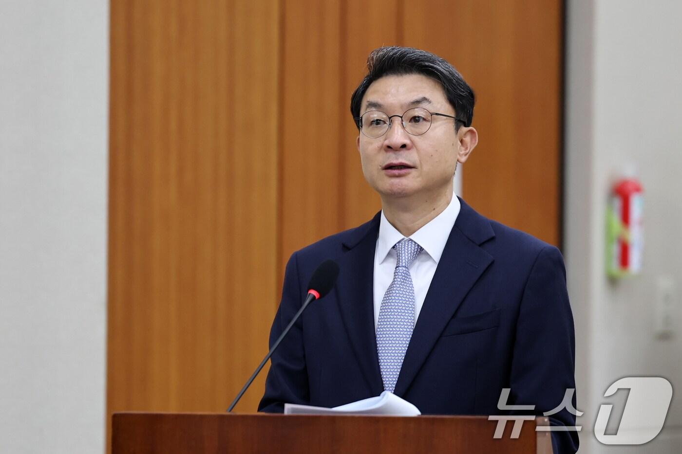 이억원 금융위원장 후보자가 2일 서울 여의도 국회에서 열린 국회 정무위원회에서 열린 인사청문회에 출석해 인사말하고 있다. 2025.9.2/뉴스1 ⓒ News1 이승배 기자