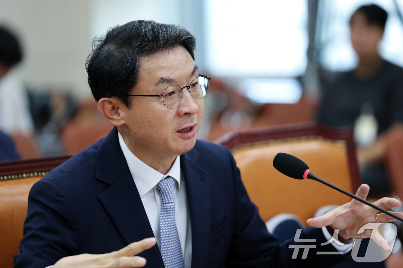 이억원 금융위원장 후보자 2일 서울 여의도 국회에서 열린 국회 정무위원회에서 열린 인사청문회에 출석해 의원 질의에 답변하고 있다. 2025.9.2/뉴스1 ⓒ News1 이승배 기자