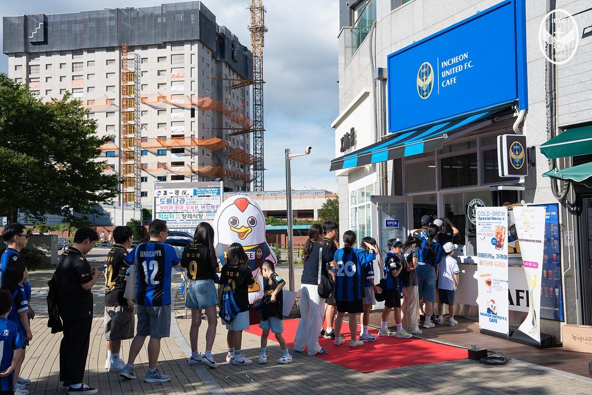 본문 이미지 - 인천유나이티드F.C. 카페 숭의점(인천 제공)