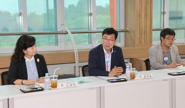 본문 이미지 - 큰학교–작은학교 간 공동교육과정 운영 학교 협의회.&#40;충북교육청 제공. 재판매 및 DB금지&#41;/뉴스1