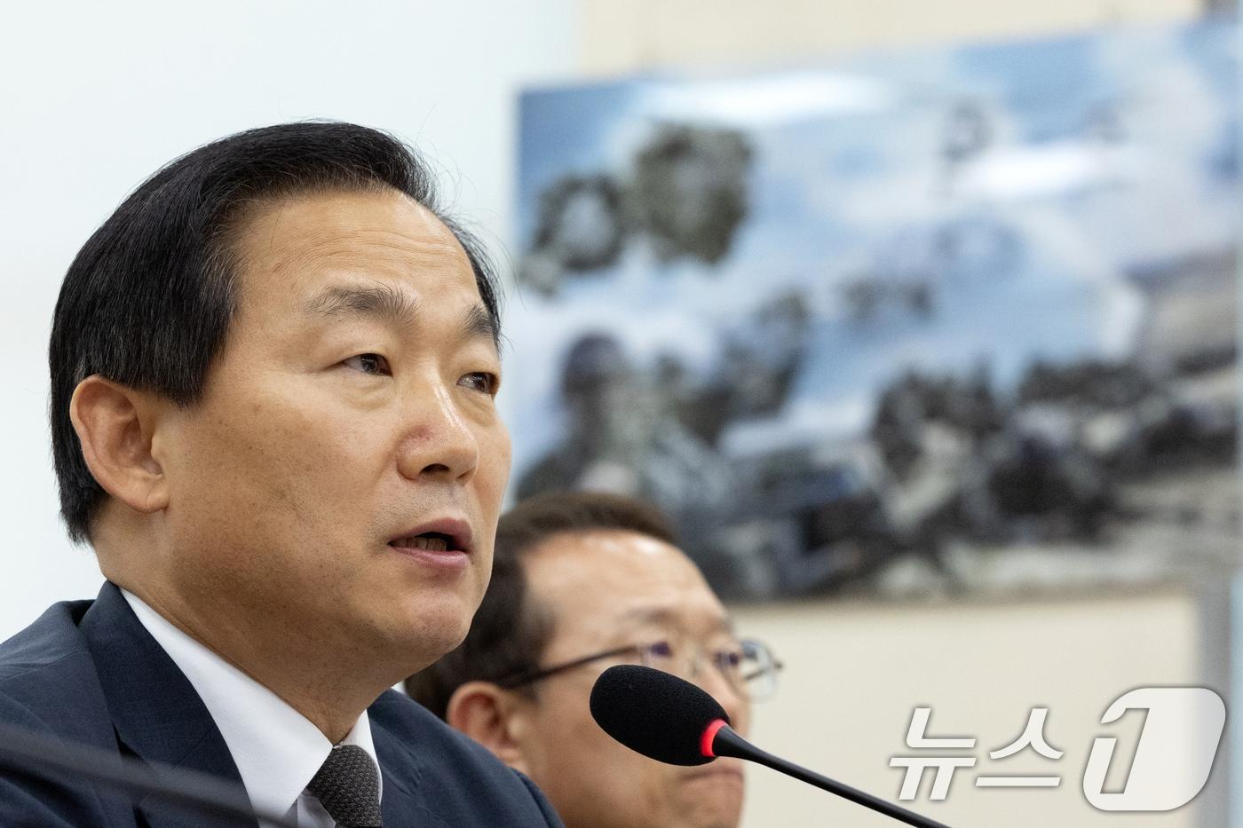 이두희 국방부 차관이 2일 서울 여의도 국회에서 열린 제429회 국회&#40;정기회&#41; 국방위원회 제1차 전체회의에 출석해 의원 질의에 답변하고 있다. 2025.9.2/뉴스1 ⓒ News1 이승배 기자