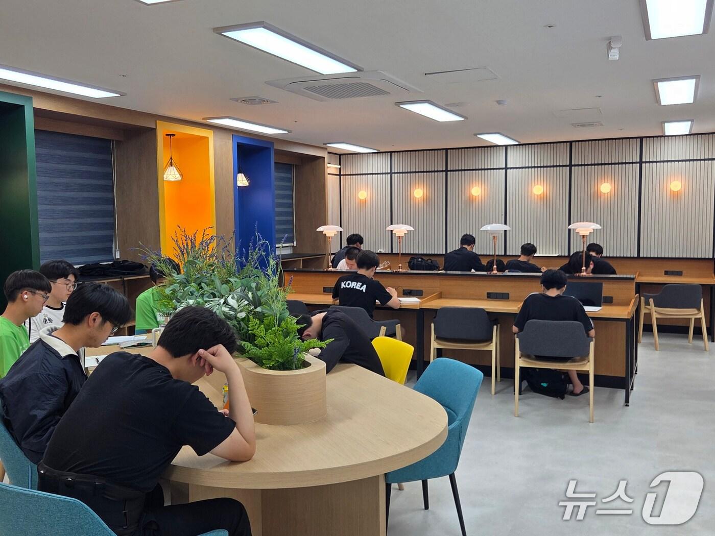 본문 이미지 - 전북 남원고 스터디카페 모습.(전북교육청 제공. 재판매 및 DB금지)