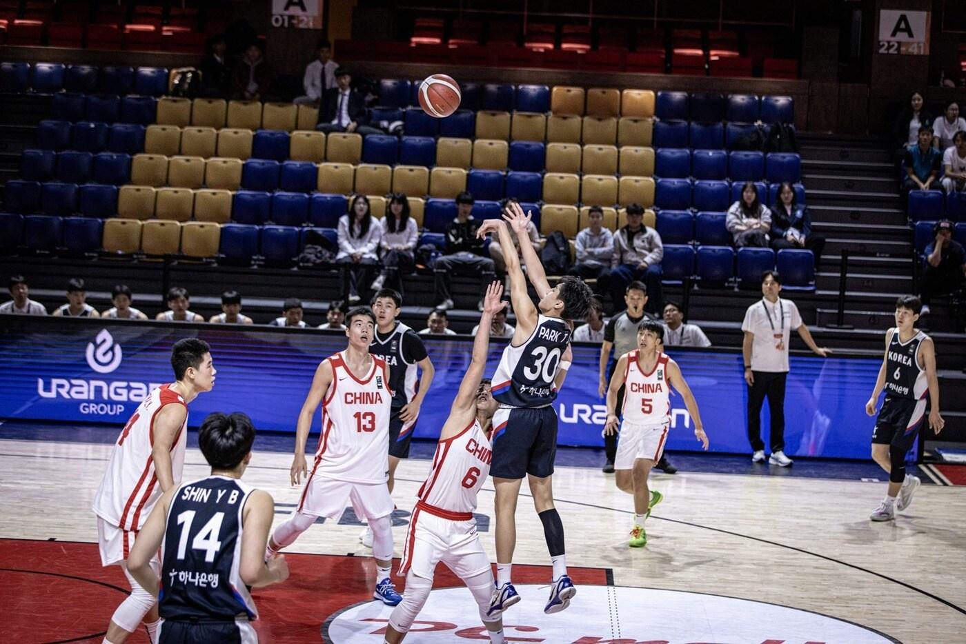 한국 U16 남자 농구대표팀이 2일&#40;한국시간&#41; 열린 2025 FIBA U16 아시아컵 조별리그 C조 중국과 3차전에서 81-97로 졌다. &#40;FIBA 제공&#41;
