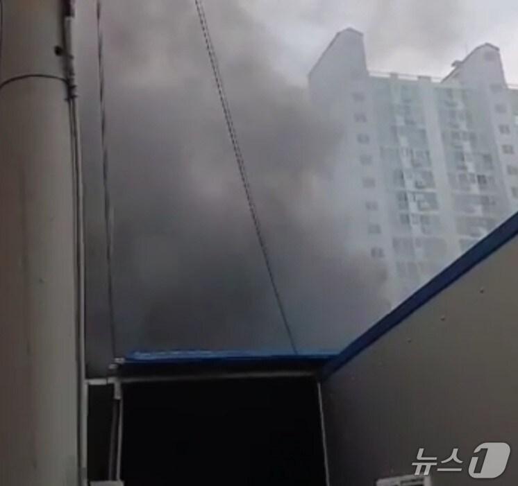 본문 이미지 - 19일 대구 북구 침산동에 있는 한 자전거 상설매장에서 불이 나 소방 당국이 30여분 만에 진화했다.(대구소방안전본부 제공. 재판매 및 DB금지)