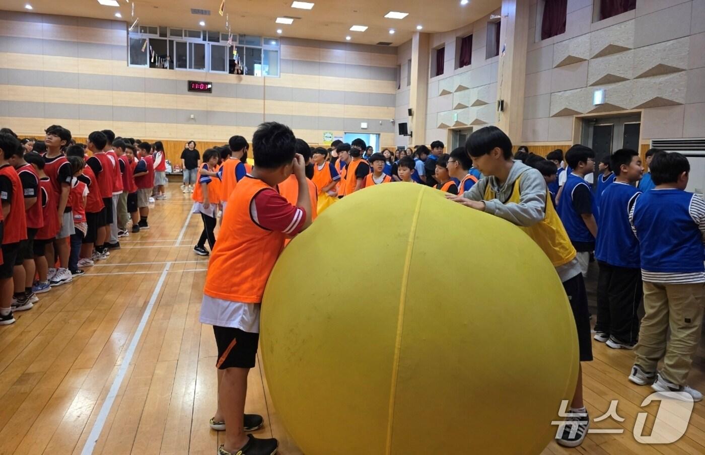 충북 증평군청소년수련관 방과후아카데미는 20일 '2025 충북 청소년방과후아카데미 연합체육대회'를 개최했다.(증평군 제공, 재판매 및 DB금지)/뉴스1