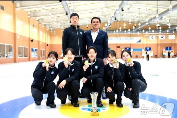본문 이미지 - 전북도청 여자컬링팀이 주니어대표팀에 선발됐다.(전북도청 제공, 재판매 및 DB 금지)/뉴스1