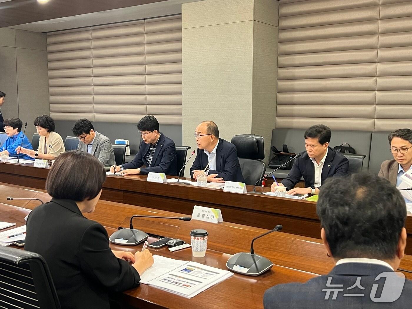 본문 이미지 - 한국보훈복지의료공단이 최근 서울스퀘어에서 본사와 전국 보훈병원 경영진들이 참석한 가운데 '2025년 하반기 고위경영진 아카데미'를 열었다. (한국보훈복지의료공단 제공. 재판매 및 DB금지) 2025.9.21/뉴스1