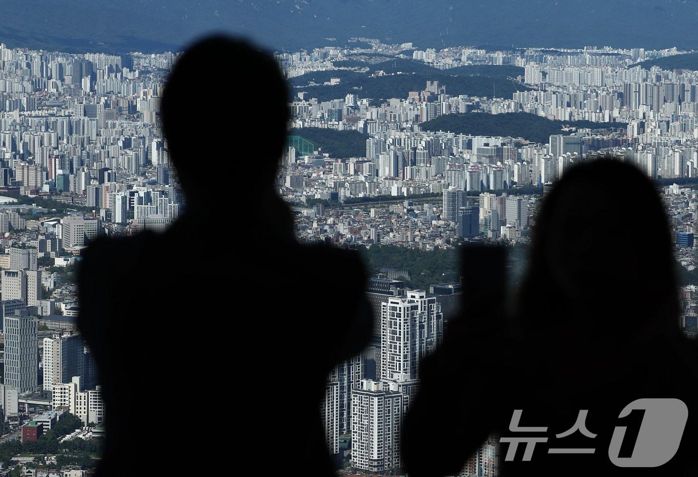 롯데월드 서울스카이 전망대서 바라본 아파트 단지 모습. &#40;자료사진&#41;/뉴스1 ⓒ News1 김민지 기자