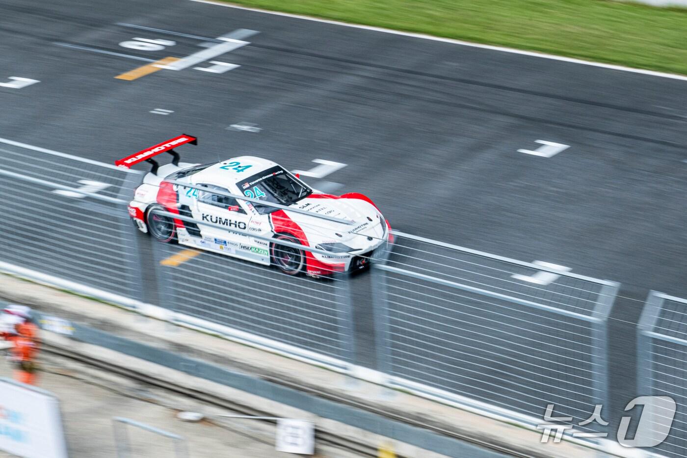 이창욱&#40;금호SLM&#41;이 슈퍼레이스 7라운드에서 우승했다. &#40;슈퍼레이스 제공&#41;