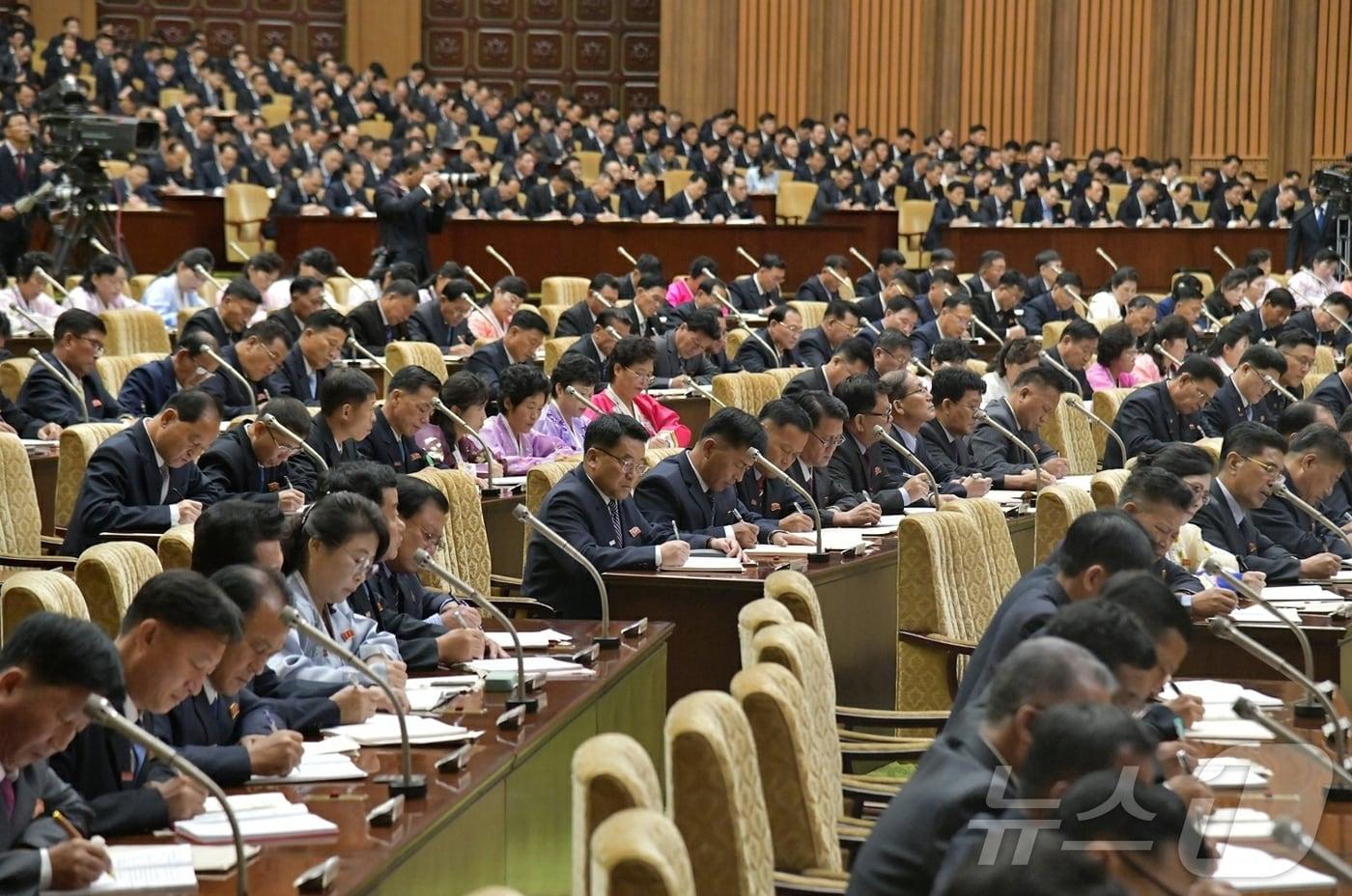 (평양 노동신문=뉴스1) =지난 9월 20~21일 만수대의사당에서 진행된 북한 최고인민회의 제14기 제13차 회의 현장 [국내에서만 사용가능. 재배포 금지. DB 금지. For Use Only in the Republic of Korea. Redistribution Prohibited] rodongphoto@news1.kr