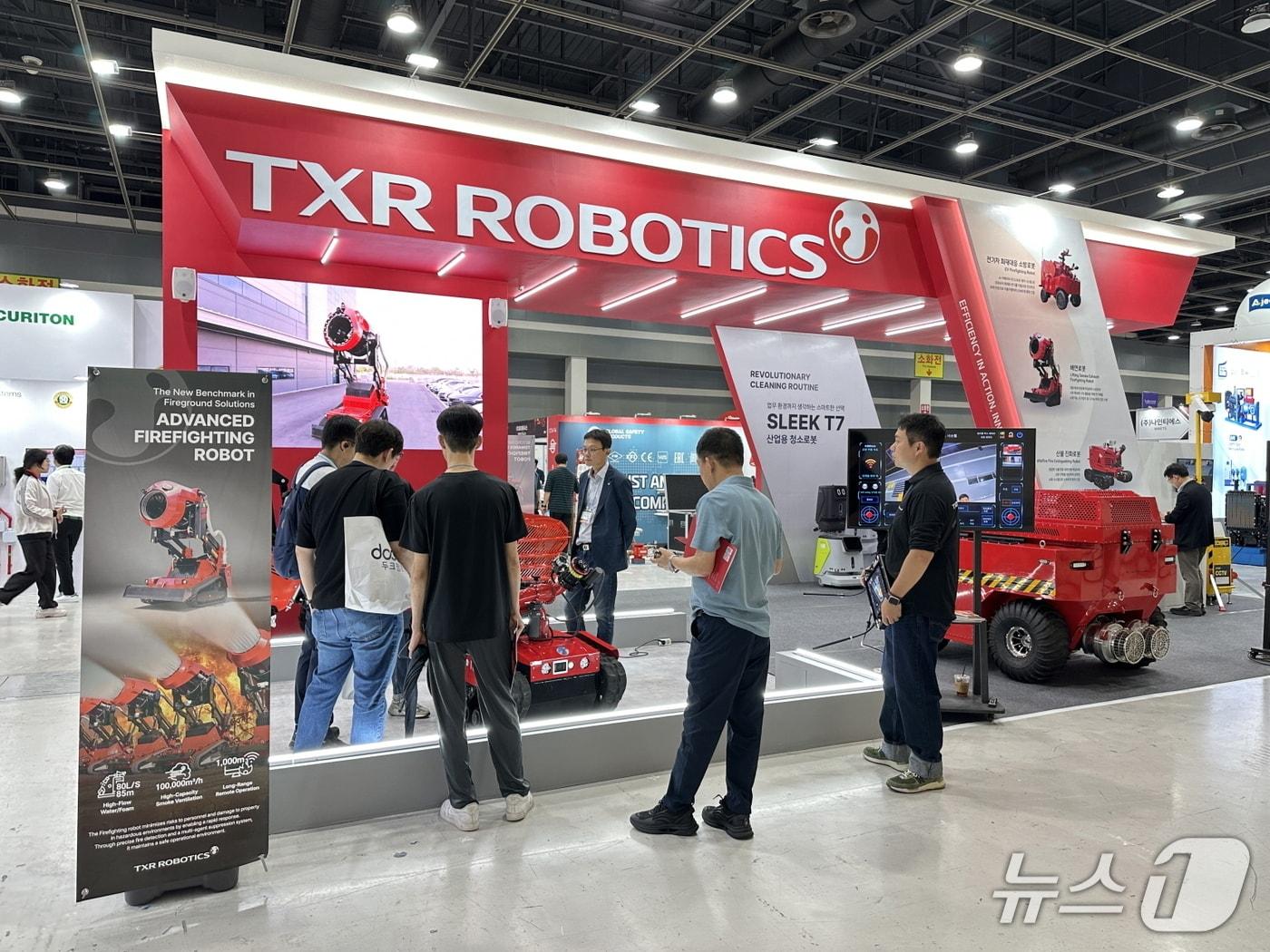 본문 이미지 - 2025 소방방재기술산업전 티엑스알로보틱스 부스 전경 &#40;사진제공 = 유진그룹&#41; 