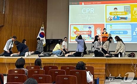 본문 이미지 - 대전 동·서부교육지원청 어린이 이용시설 종사자 안전교육  &#40;대전교육청 제공, 재판매 및 DB금지&#41;2025.9.22/뉴스1