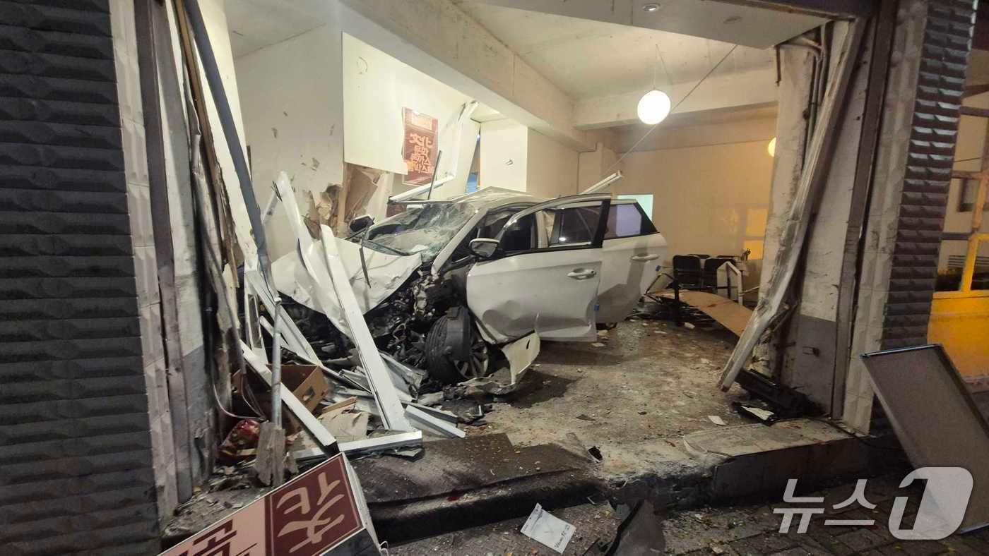 강원 춘천 효자동 교통사고 현장.(강원도소방본부 제공, 재판매 및 DB금지)