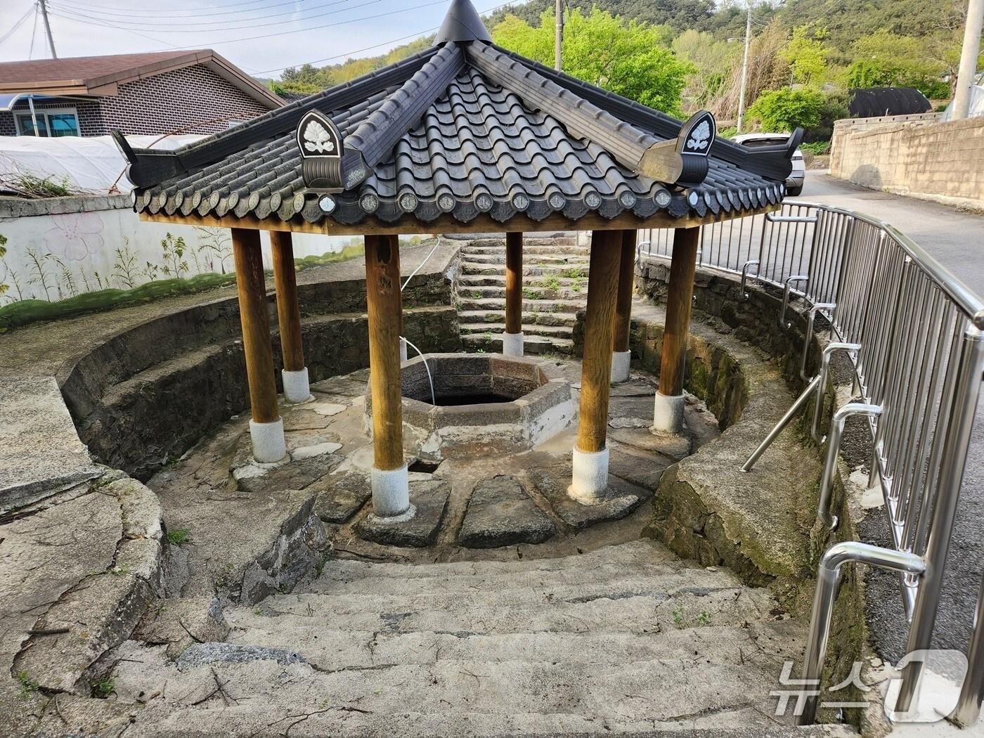 본문 이미지 - 전북 정읍시 현암마을 우물 전경.(정읍시 제공. 재판매 및 DB금지)/뉴스1 