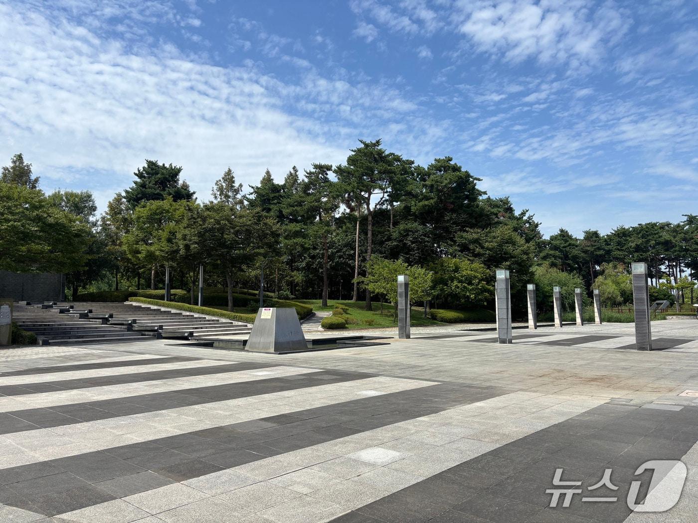 본문 이미지 - 경기 성남시가 야외 공공예식장으로 운영할 예정인 시청 공원 벽천분수 앞.&#40;성남시 제공. 재판매 및 DB금지&#41;/뉴스1