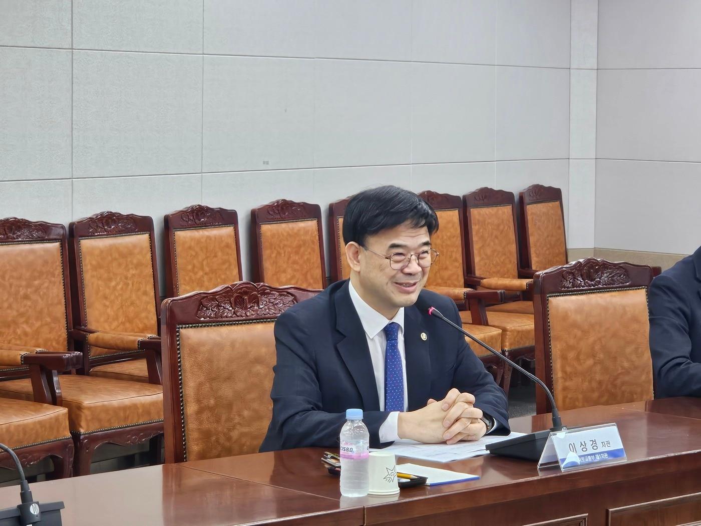 본문 이미지 - 이상경 국토교통부 1차관은 22일 정부세종청사에서 생활형숙박시설&#40;레지던스&#41; 관계기관 점검회의를 주재하고 있다&#40;국토교통부 제공&#41;.뉴스1 ⓒ News1