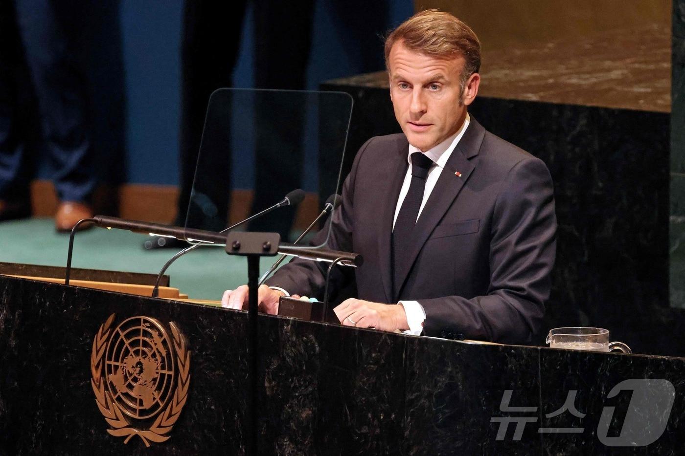 에마뉘엘 마크롱 프랑스 대통령이 22일(현지시간) 미국 뉴욕 유엔 본부에서 팔레스타인 국가 승인을 공식적으로 발표했다. 2025.9.22. ⓒ AFP=뉴스1