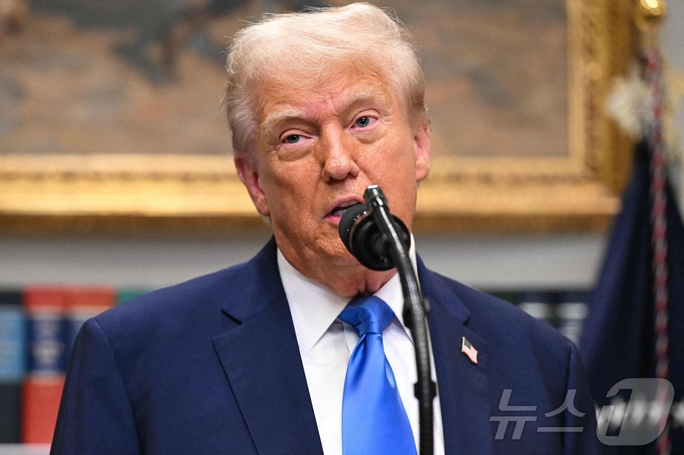 도널드 트럼프 미국 대통령이 22일&#40;현지시간&#41; 워싱턴DC 백악관 루스벨트룸에서 아동 자폐증 급증과 임신 중 타이레놀 복용이 개연성이 있을 것이라는 취지의 주장을 하고 있다. 2025.09.22. ⓒ AFP=뉴스1 ⓒ News1 류정민 특파원