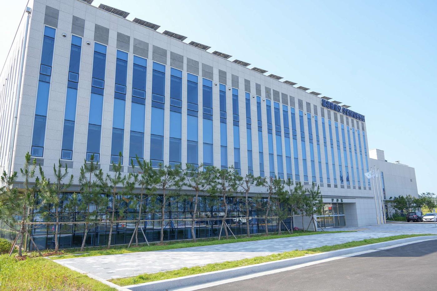 해양바이오 산업화 지원센터 전경.(서천군 제공. 재판매 및 DB금지)/뉴스1