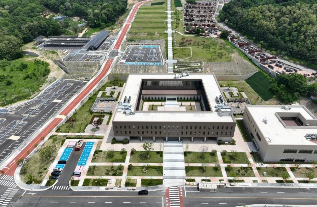 본문 이미지 - 국립이천호국원 충령당 및 추모관.(국가보훈부 제공)