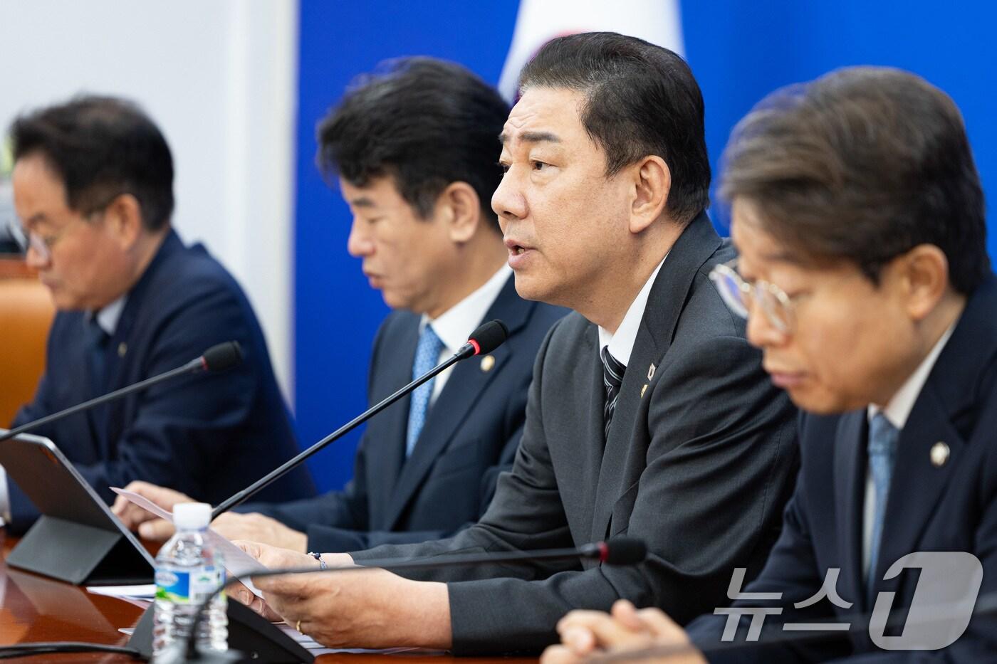 김병기 더불어민주당 원내대표가 지난 23일 서울 여의도 국회에서 열린 원내대책회의에서 모두 발언을 하고 있다. 2025.9.23/뉴스1 ⓒ News1 유승관 기자