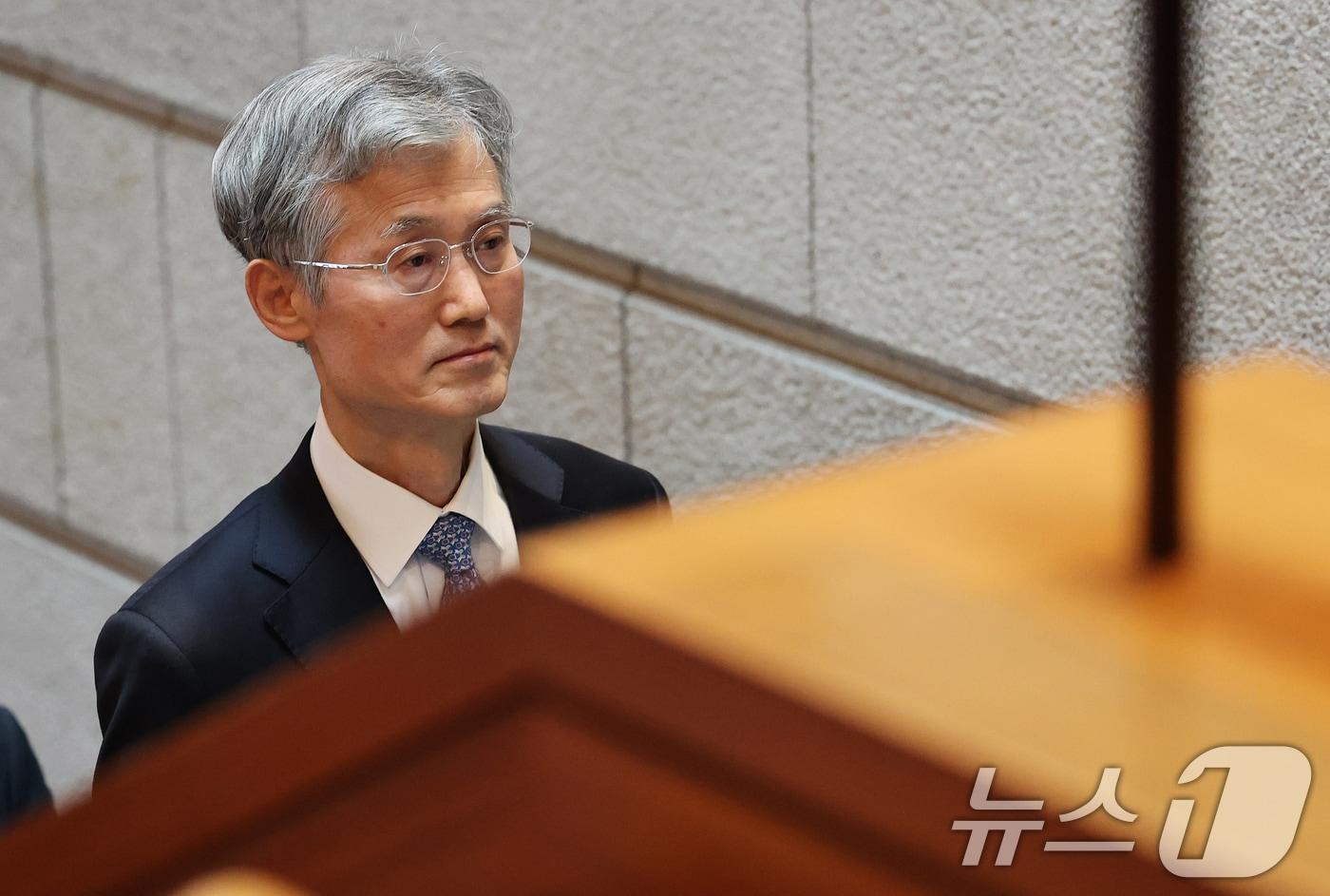 조희대 대법원장이 23일 오전 서울 중구 신라호텔에서 열린 ‘세종 국제 콘퍼런스’ 2일차 일정에 참석하고 있다. 국회 법제사법위원회는 지난 22일 전체회의에서 더불어민주당 주도로 &#39;조희대 대법원장 대선 개입 의혹 관련 긴급 현안 청문회&#39; 실시계획서와 관련 증인·참고인 출석의 건을 의결했다. 2025.9.23/뉴스1 ⓒ News1 오대일 기자