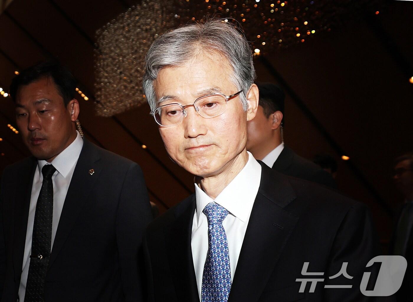 본문 이미지 - 조희대 대법원장이 23일 오전 서울 중구 신라호텔에서 열린 ‘세종 국제 콘퍼런스’ 2일차 일정에 참석하고 있다. 국회 법제사법위원회는 지난 22일 전체회의에서 더불어민주당 주도로 &#39;조희대 대법원장 대선 개입 의혹 관련 긴급 현안 청문회&#39; 실시계획서와 관련 증인·참고인 출석의 건을 의결했다. 2025.9.23/뉴스1 ⓒ News1 오대일 기자