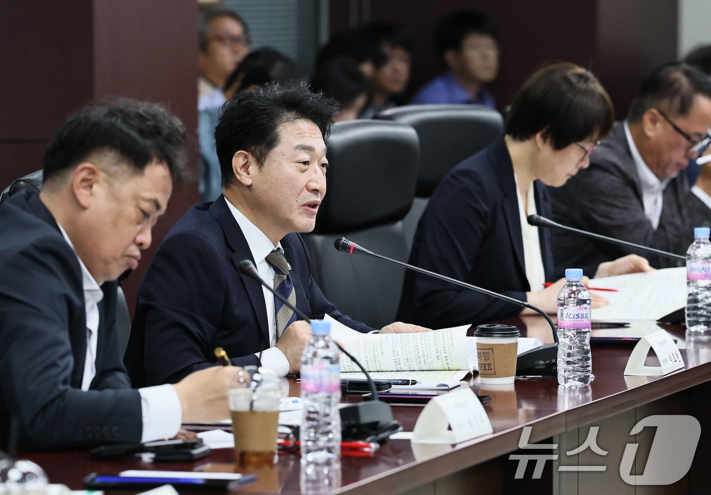 이호현 산업통상자원부 2차관이 23일 서울 종로구 한국무역보험공사에서 열린 '해상풍력 업계 간담회'를 주재하고 있다. (사진은 기사 내용과 무관함) / 뉴스1 ⓒ News1