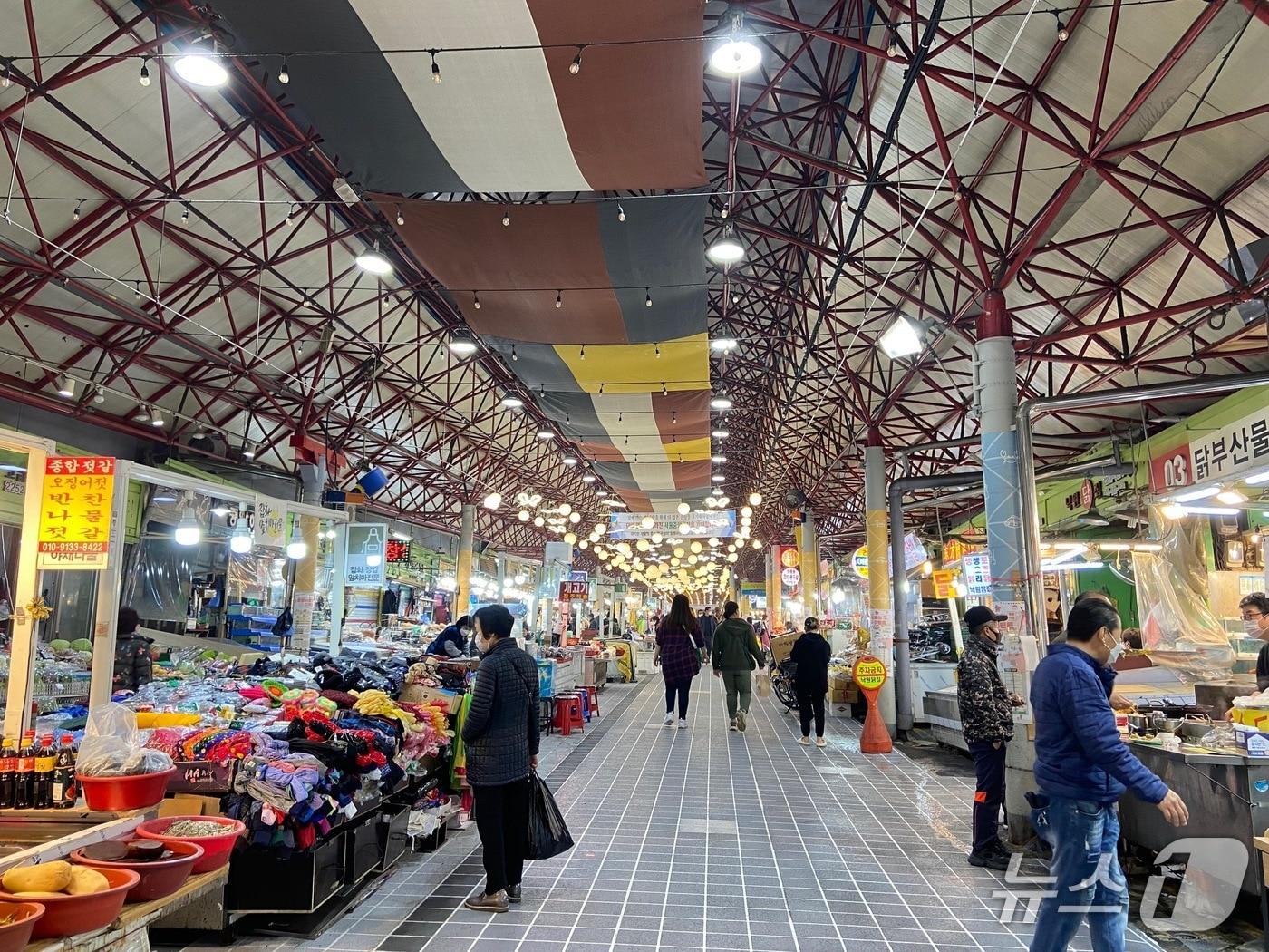 본문 이미지 - 추석 명절 준비 돕는 전통시장_신중앙시장 사진(중구청 제공)