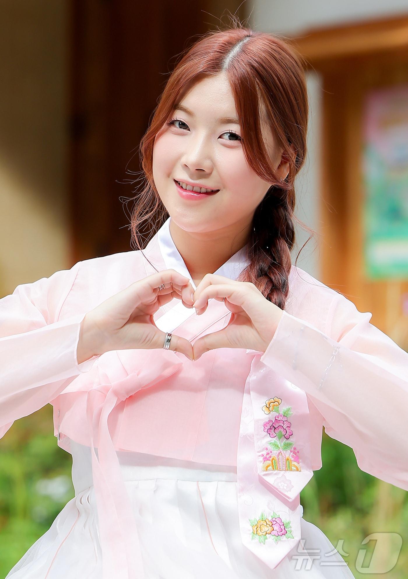 본문 이미지 - 트로트 가수 성민지 ⓒ News1 김진환 기자