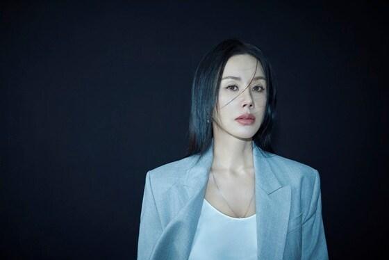 본문 이미지 - 배우 엄정화/ 사진제공=에일리언컴퍼니