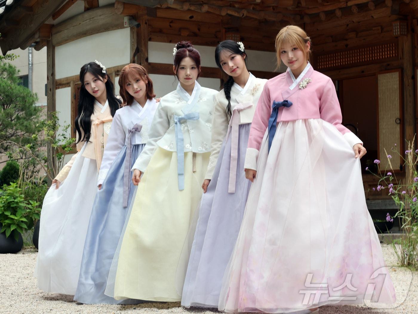 본문 이미지 - &#40;왼쪽부터&#41; 걸그룹 리센느 리브, 메이, 제나, 원이, 미나미 ⓒ News1 황기선 기자