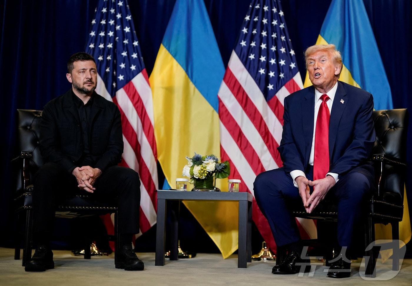 도널드 트럼프 미국 대통령이 23일&#40;현지시간&#41; 미국 뉴욕에서 열린 제80차 유엔 총회에서 볼로디미르 젤렌스키 우크라이나 대통령과의 회담에 앞서 기자들의 질문에 답하고 있다. 2025.09.23. ⓒ 로이터=뉴스1 ⓒ News1 류정민 특파원