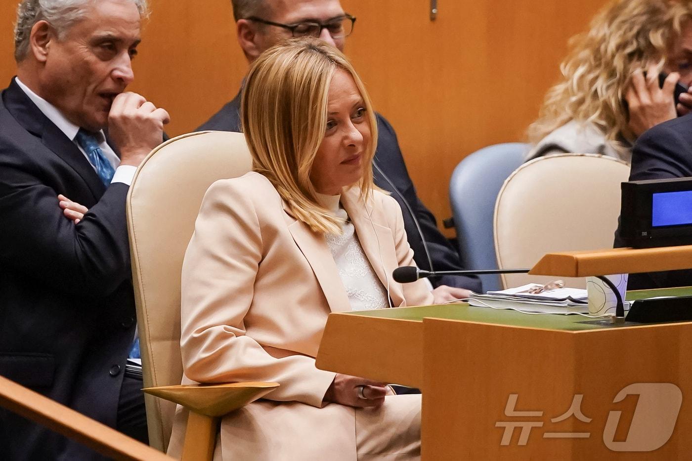 조르자 멜로니 이탈리아 총리가 23일(현지시간) 미국 뉴욕 유엔본부에서 열린 유엔총회에 참석해 도널드 트럼프 미국 대통령의 연설을 듣고 있다. 2025.9.23 ⓒ 로이터=뉴스1 ⓒ News1 강민경 기자