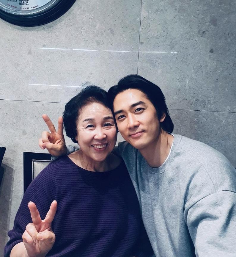 본문 이미지 - 사진=송승헌 인스타그램