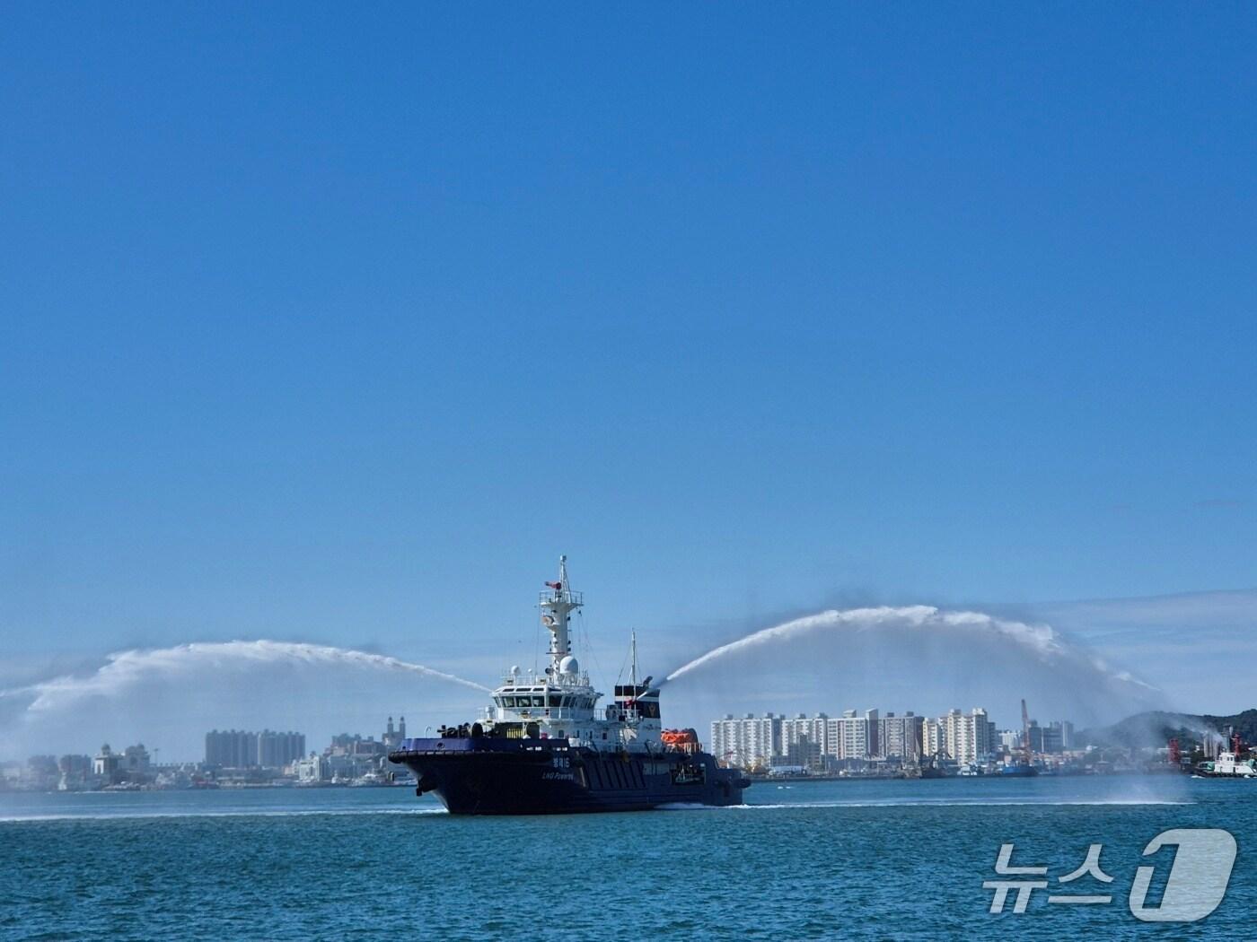 본문 이미지 - 23일 전남 영암군 대부불두에서 진행된 유해화학물질 유출사고 대응 방제훈련의 모습. &#40;목포해경 제공. 재판매 및 DB 금지&#41;