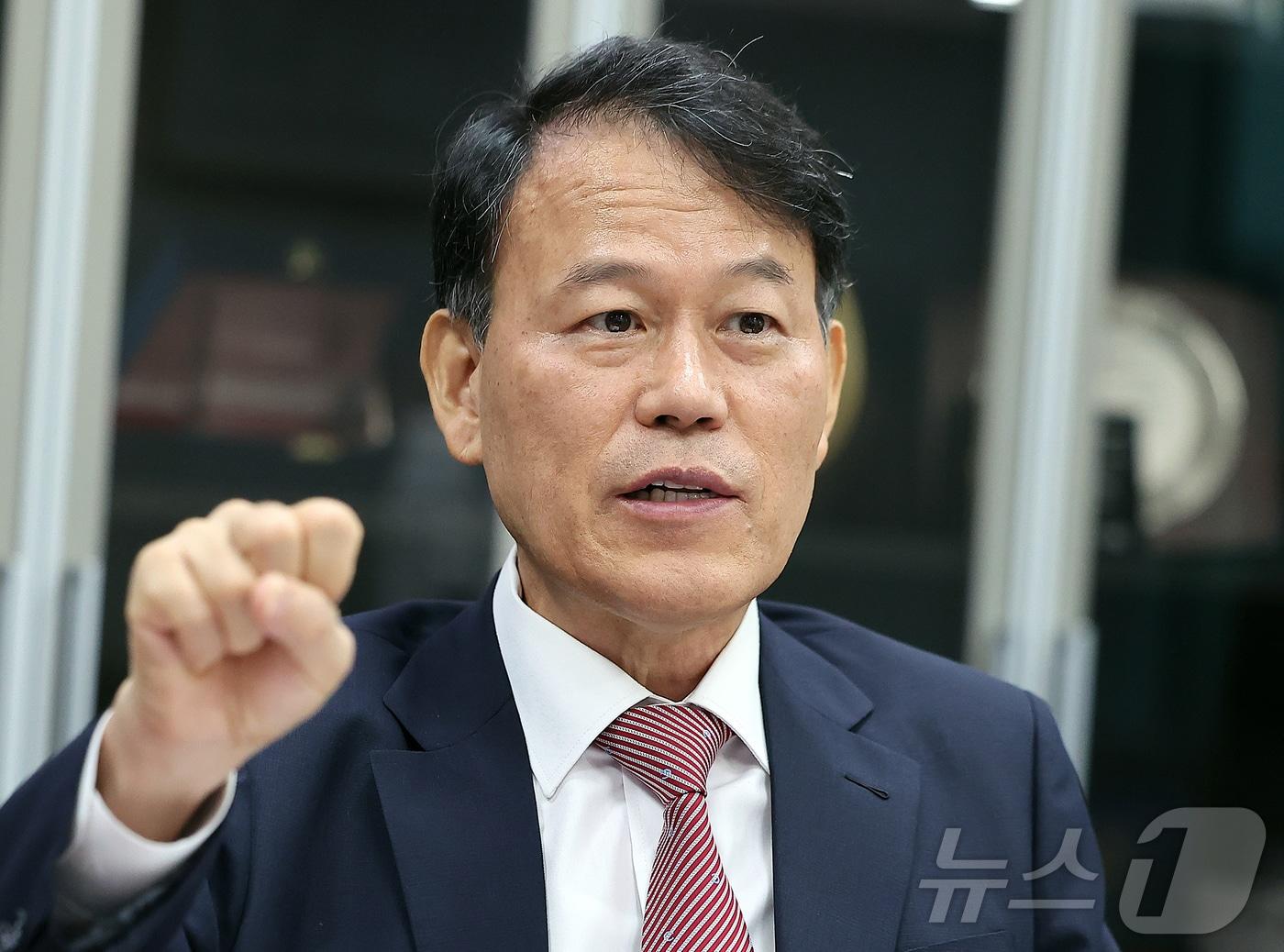 본문 이미지 - 국회 정무위원회 위원장인 윤한홍 국민의힘 의원이 24일 서울 영등포구 여의도 국회의원회관에서 뉴스1과 인터뷰를 하고 있다. 2025.9.24/뉴스1 ⓒ News1 김진환 기자